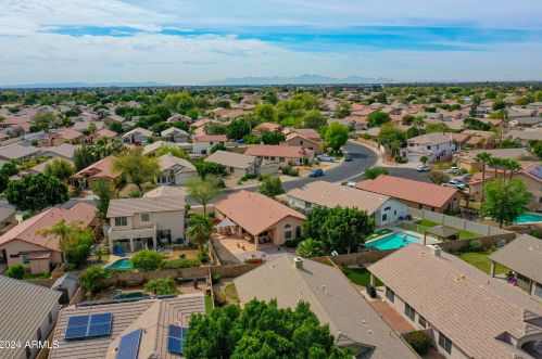 6428 Wahalla Ln, Glendale AZ 85308-5580 exterior