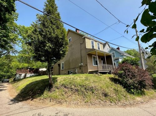 550 Dornestic St, Pittsburgh, PA 15214-1703