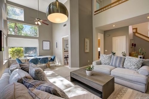 136 Valero Cir, Calabasas CA  91377-5551 exterior