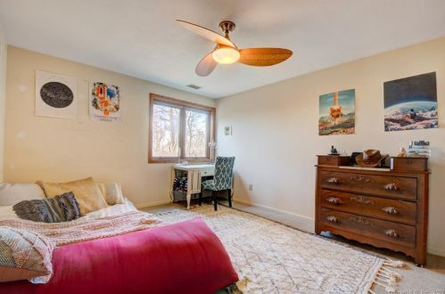 139 Wyneding Hill Rd, Manchester CT  06040-6608 exterior