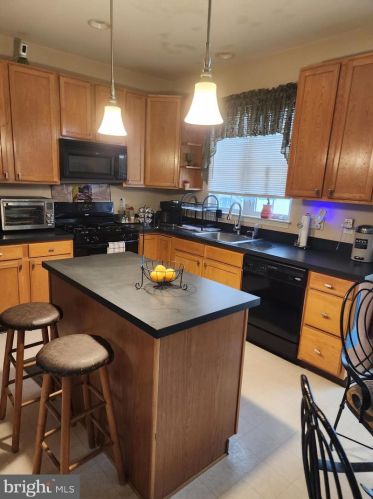 2 Cambridge Ln, Berlin Boro, NJ 08009-9692