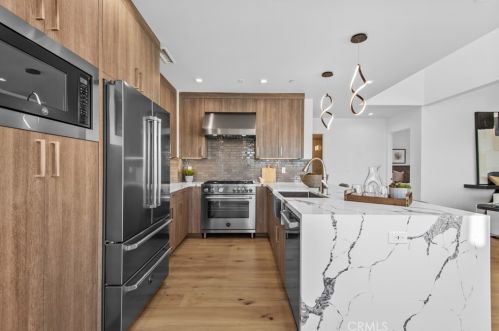 1423 15th St, Manhattan Beach CA  90266-4070 exterior