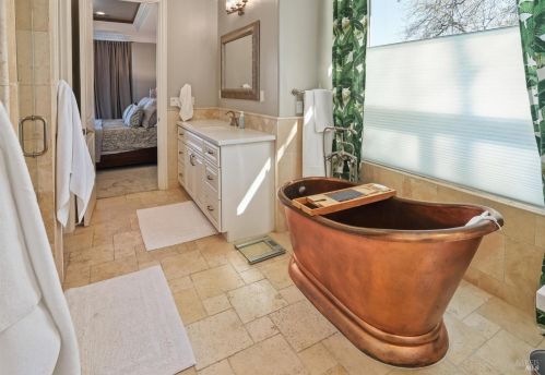 2054 Zinfandel Ct, Vacaville CA  95688-2829 exterior