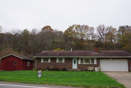1174 Charleston Rd, Spencer, WV 25276-9292