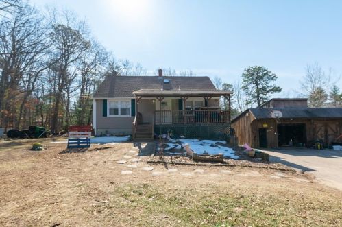 9 Old Raccoon Hill Rd, West Greenwich, RI 02817-2148