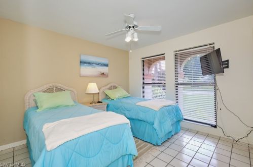 1429 23rd Ter, Cape Coral FL  33909-4402 exterior