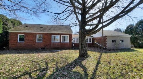 4314 Ellwood Rd, New Castle, PA 16101-6420