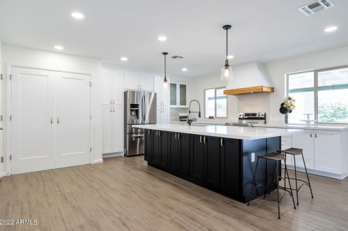 12043 46th Ave, Glendale, AZ 85304-3011
