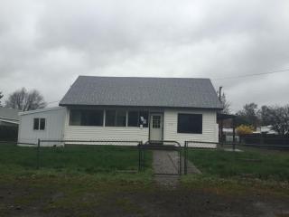 270 6th St, Waitsburg, WA 99361-9768