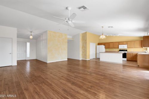 13305 Cottonwood St, Sun City, AZ 85374-5447
