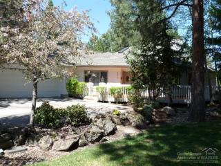 60813 Willow Creek Loop, Bend OR  97702-9305 exterior