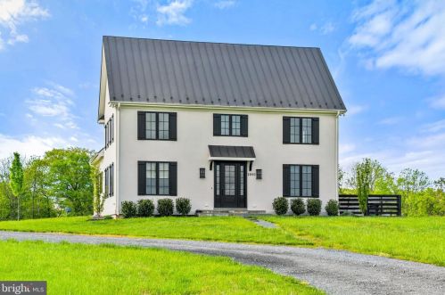 2850 Chattins Run Ln, Delaplane, VA 20144-2239