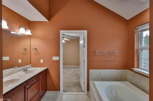 6608 Carmel Dr, Macungie PA  18062-8763 exterior