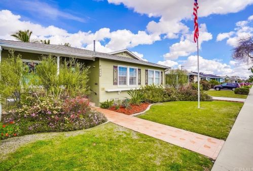 5121 Patterson St, Long Beach, CA 90815-1220