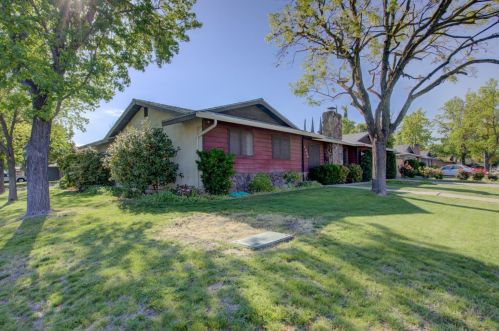 2904 Keller St, Modesto, CA 95355-1910