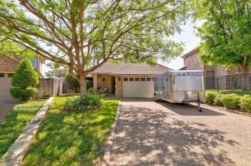 8512 Fairway Dr, Fort Worth, TX 76179-3121