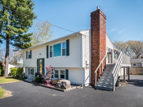 7 Charles St, Salem, NH 03079-2516