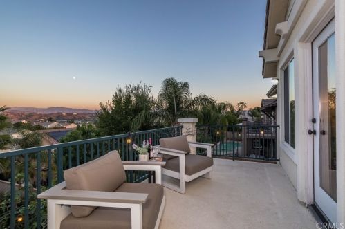 29350 Las Brisas Rd, Santa Clarita, CA 91354-1533