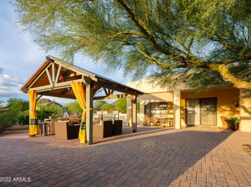 26506 11th Ave, Phoenix AZ  85085-1894 exterior