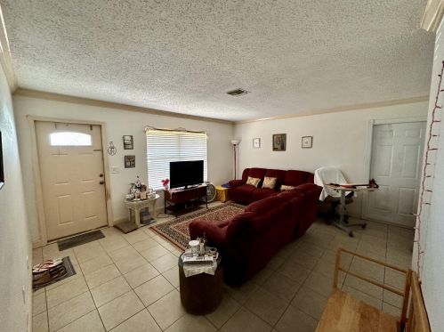 1942 Aires Ln, Fort Pierce, FL 34984-4522