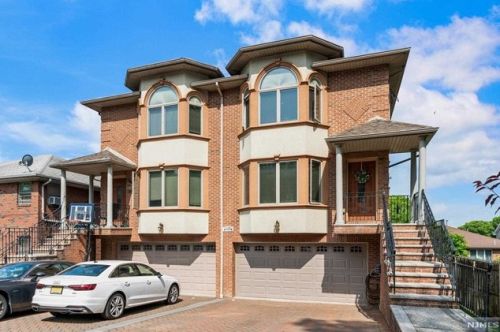 469 4th St, Palisades Park NJ  07650-2313 exterior