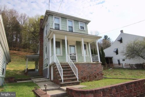 491 Peacock St, Primrose, PA 17901-1123