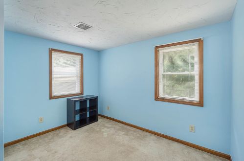 12 Happy Ave, Derry NH  03038-5419 exterior