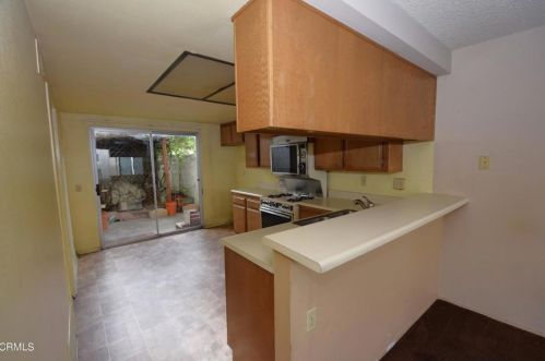 413 Percy St, Oxnard CA  93033-7155 exterior