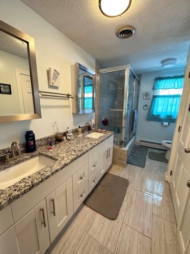21 Dianna Rd, Londonderry NH  03053-3237 exterior