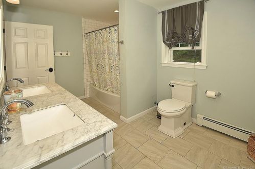 1 Jacobs Hill Rd, Ellington CT  06029-3117 exterior