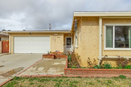 45127 Harlas Ave, Lancaster, CA 93534-2148