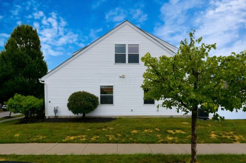 4704 Trumhall Dr, Darbydale OH  43123-8127 exterior