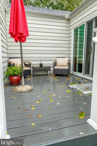 141 Kitty Knight Dr, Southampton PA 18966-1130 exterior