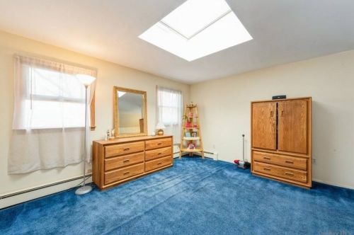 1049 Melissa Ln, North Bellmore NY  11710-1743 exterior