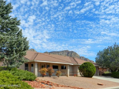 210 Pinon Wood Dr, Sedona AZ 86351-7919 exterior