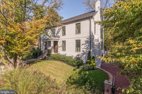 4401 W St, Washington, DC 20007-1133