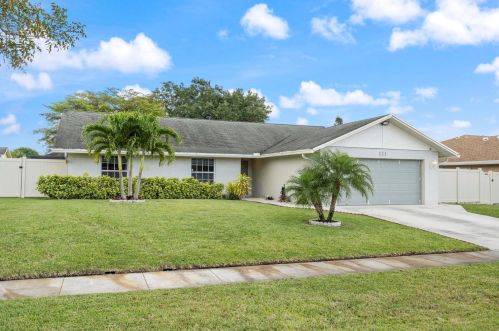 111 Santa Cruz Ave, West Palm Beach, FL 33411-1045