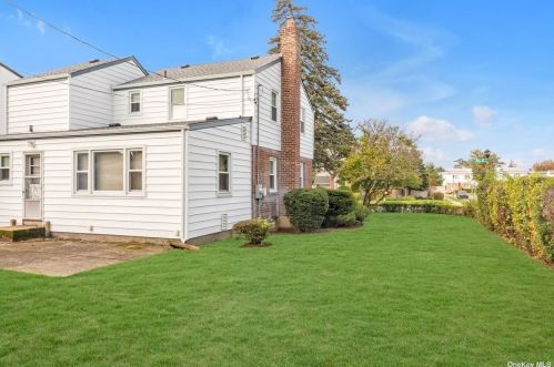 57 Opal St, Floral Park NY  11003-4306 exterior