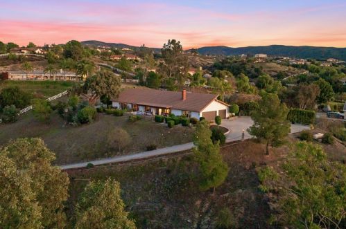 39386 Chaparral Dr, Temecula CA  92592-8822 exterior