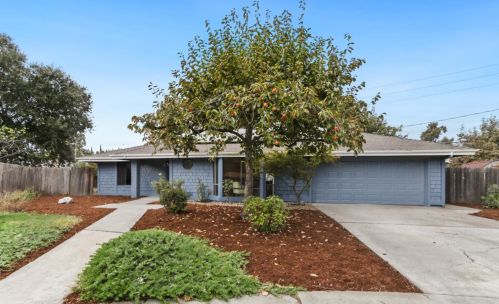 10 Clover Ct, Woodland CA  95695-3026 exterior