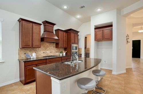 2926 Morning Star Dr, Oak Point TX 75068-7825 exterior