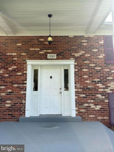 13307 Nassau Dr, Woodbridge VA  22193-4106 exterior