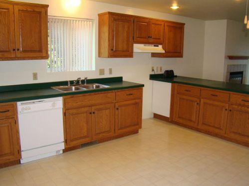 1151 Crestwood Dr, Green Bay, WI 54303-5406