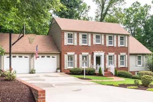 913 Wigwam Dr, Danville, VA 24540-5251