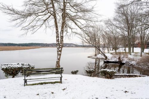 85 River Rd, Essex CT  06426-1300 exterior