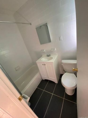 791 211th St, Bronx NY  10467-6119 exterior