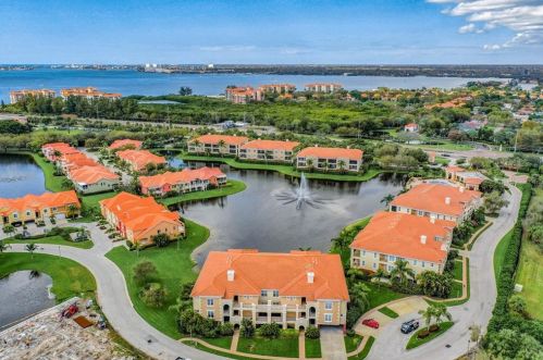 10 Franklin Ct, Saint Petersburg, FL 33711-5140