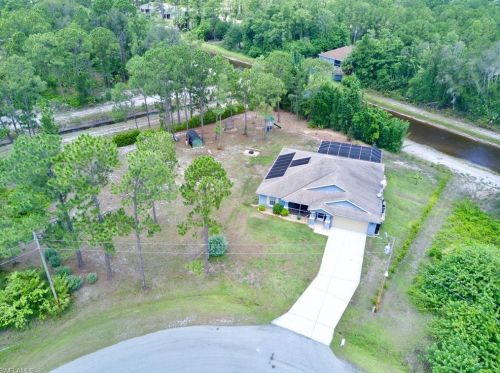 627 Foxchase Dr, Lehigh Acres, FL 33974-4774