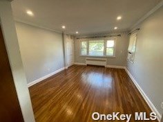 309 Ivy Ave, Westbury NY  11590-1938 exterior