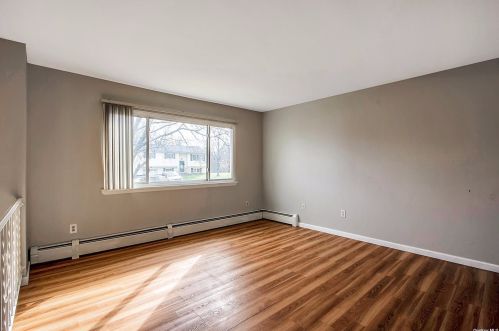 106 Rolling Meadows Rd, Middletown NY  10940-2606 exterior